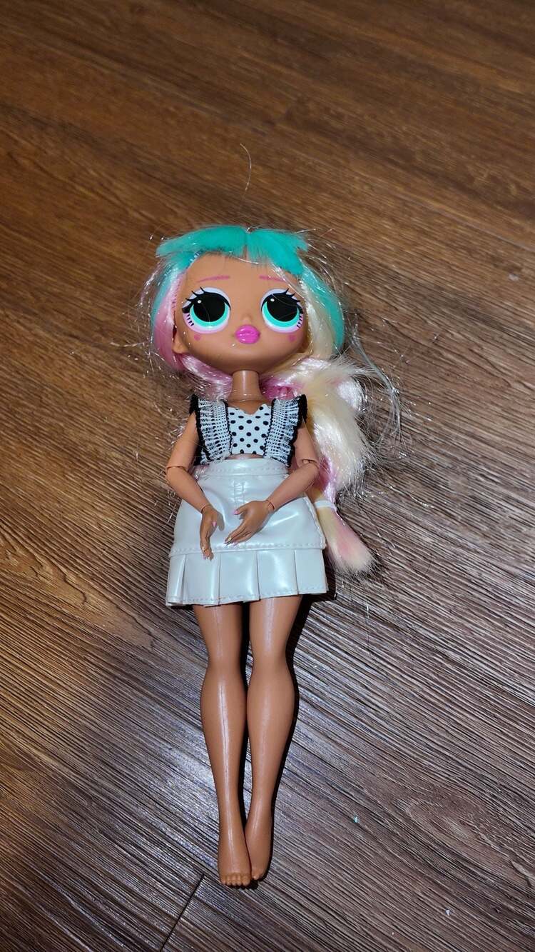 L.O.L. Surprise! O.M.G. Candylicious Fashion Doll – 9.5" Used